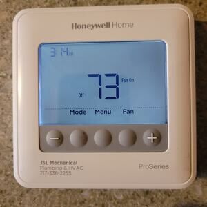 Honeywell Home Pro Series TH421OU2002 Programmable Thermostat With Mount TESTED